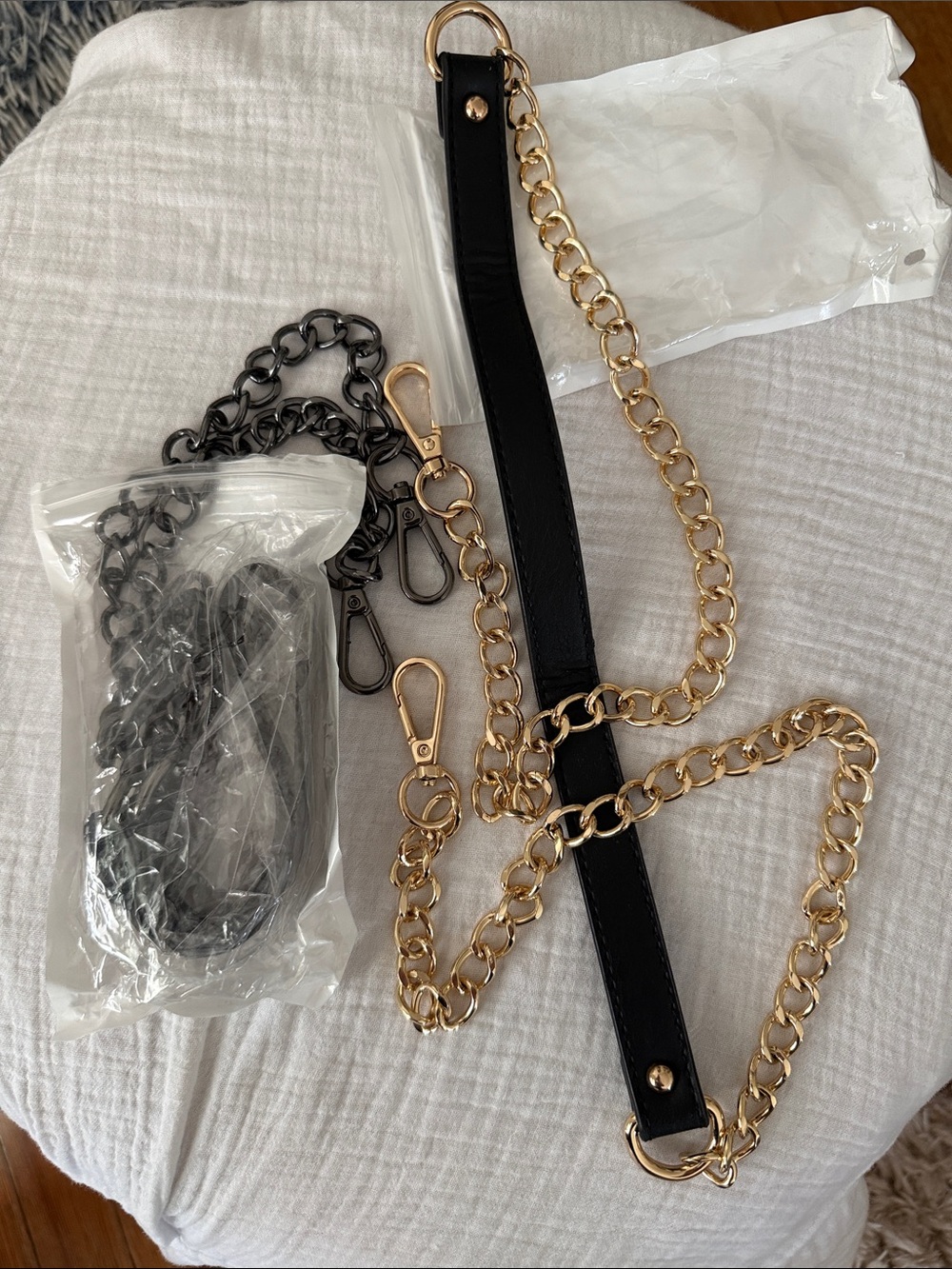 Cross Body Strap Chain Purse Gold Black S/2